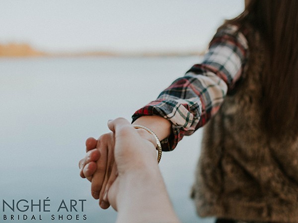 Lắm người đã từng mơ một tình yêu không lời hứa, không thề nguyện chuyện trăm năm.