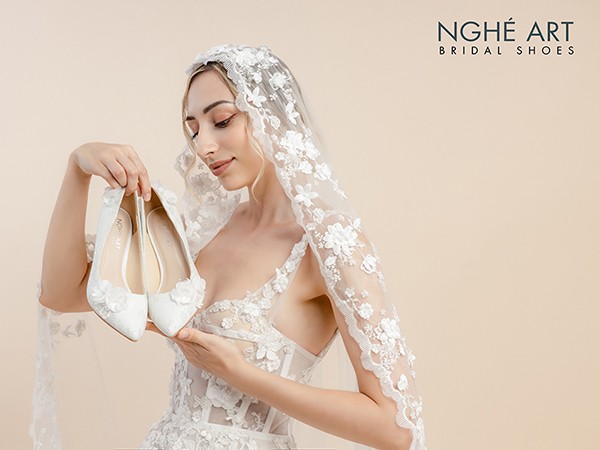 Kinh nghiệm lựa chọn giày cưới phù hợp với trang phục cho cô dâu