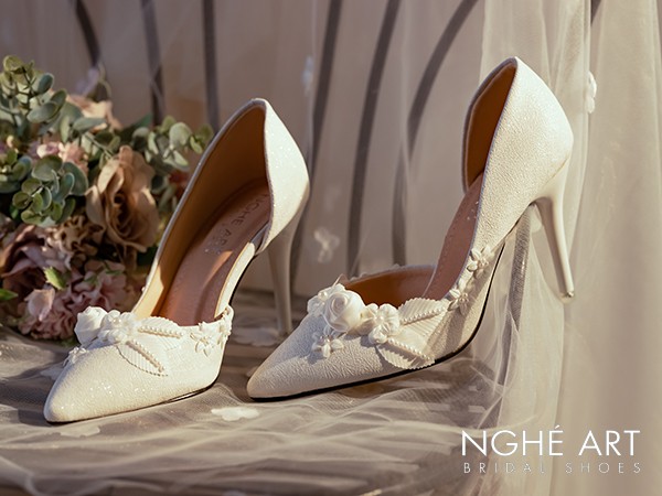 Bộ sưu tập giày cưới mang tên Enchanted Love của nhà Nghé Art Bridal Shoes