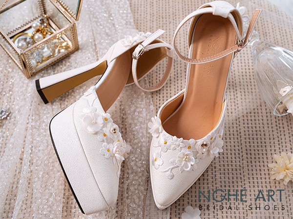 Giày cưới Nghé Art: Kiệt tác đính hoa nâng bước tình yêu