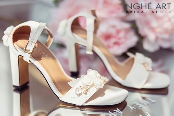 Giày cưới Nghé Art sandal hoa trắng 292 - 9 phân