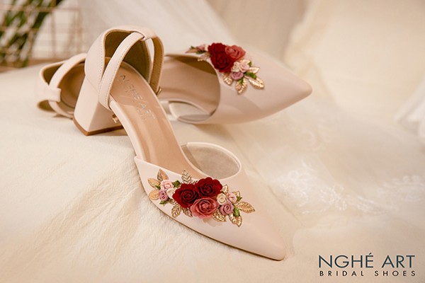 Giày cưới Nghé Art hồng cụm hoa hồng 272 - Hoa đỏ - 9 phân