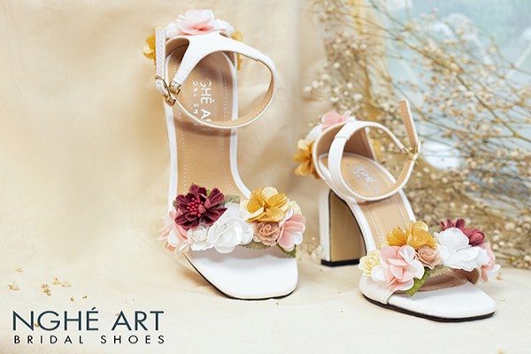 Giày cô dâu Nghé Art kết hoa 405 - Trắng - 9 phân