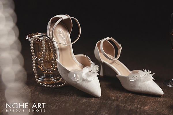 Giày cưới Nghé Art nhũ xước đính hoa 378NHU - Trắng - 7 phân