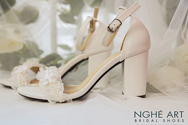 Giày cưới Nghé Art sandal gót vuông 396 - Trắng - 8 phân