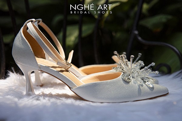 Giày cưới Nghé Art cao gót hoa pha lê 336NHU - Trắng - 7 phân