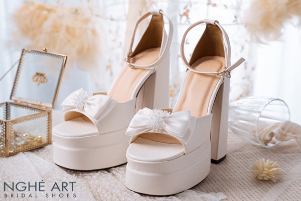 Giày cưới Nghé Art cao gót 15 cm đính nơ pha lê 519-501-15P-NHU-TRANG - Trắng - 15 phân