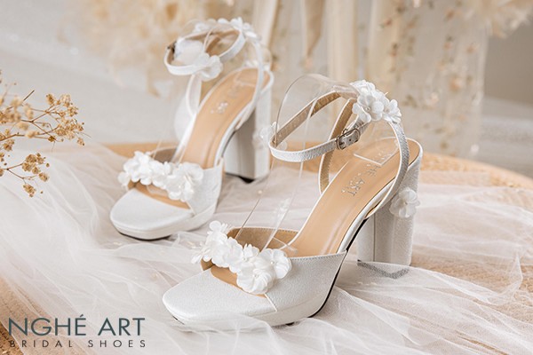 Giày cưới Nghé Art cao 12 cm đính hoa tú cầu 522-488-12P-NHU-TRANG - Trắng hoa Trắng - 15 phân